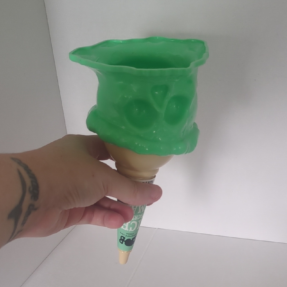 "Malevolent Mintstachio" Green Skull Plastic Ice Cream Cone Holder - Picture 7 of 7